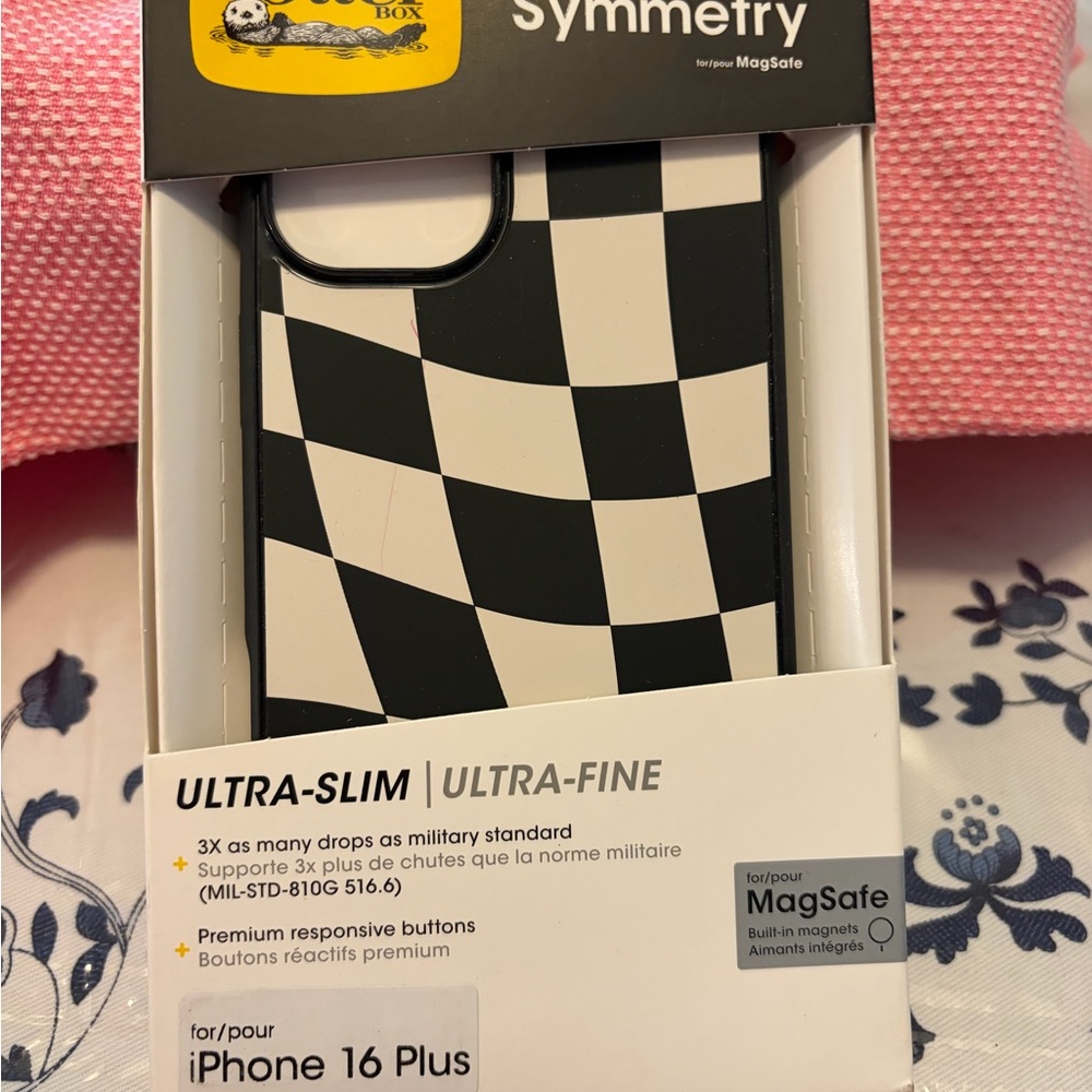 speck Checkerboard Symmetry Case - Black & White for IPhone 16 plus